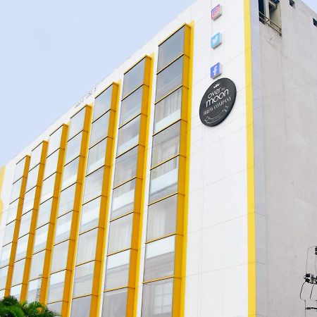 Bloom Hotel - Gachibowli Хайдарабад Экстерьер фото