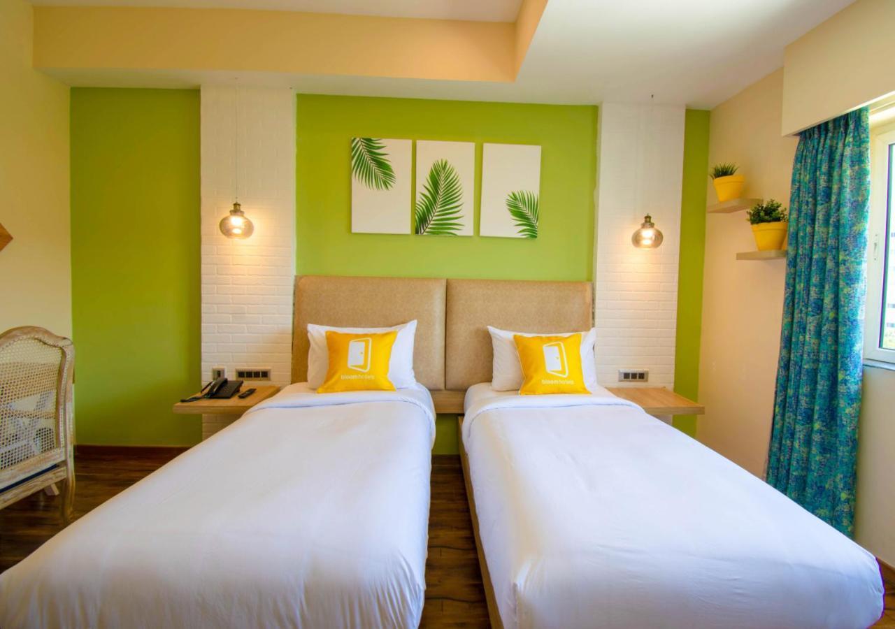 Bloom Hotel - Gachibowli Хайдарабад Экстерьер фото